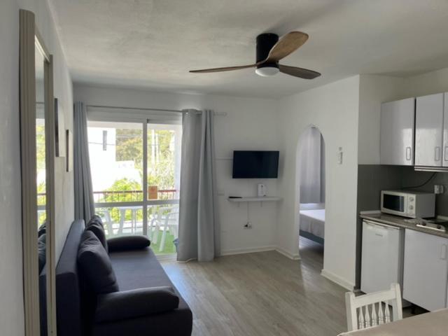 Apartamentos Cana Sofia Cala Llonga  Oda fotoğraf